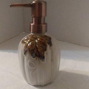 Ceramic hand pump soap dispenser